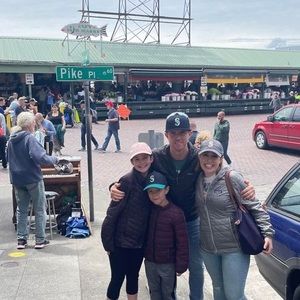 Meet your Posher, Colin